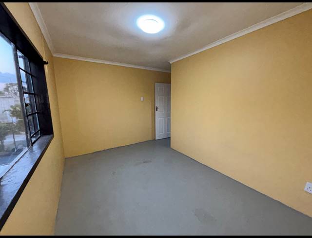 3 BEDROOM HOUSE FOR SALE IN REDFERN